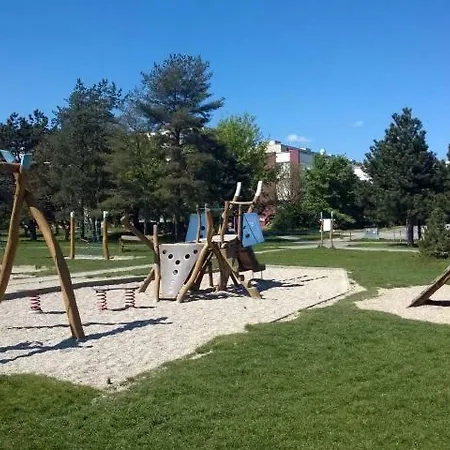 Moonstreet Apartment *