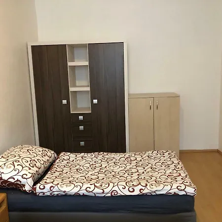 Moonstreet Pressburg