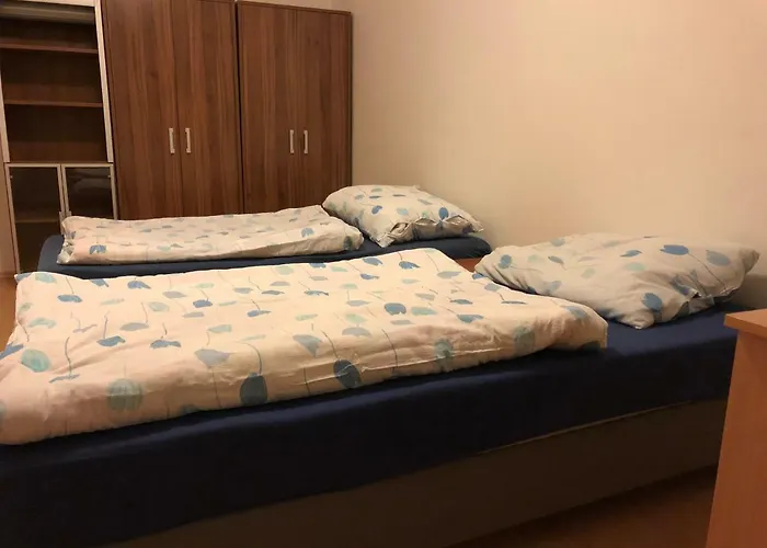 Moonstreet Apartment *