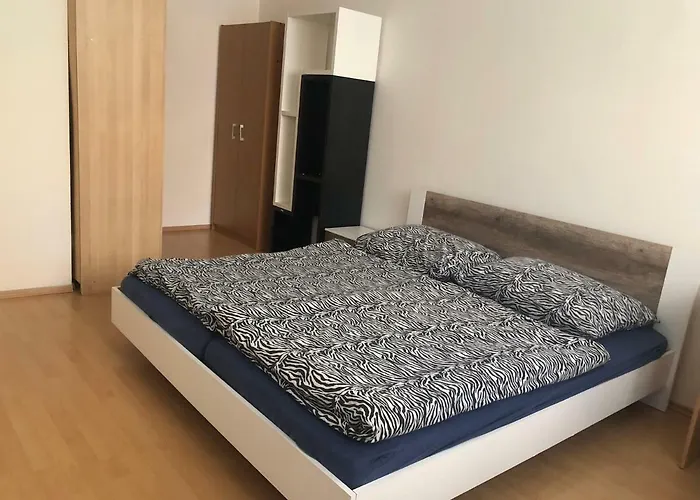 Moonstreet Pressburg